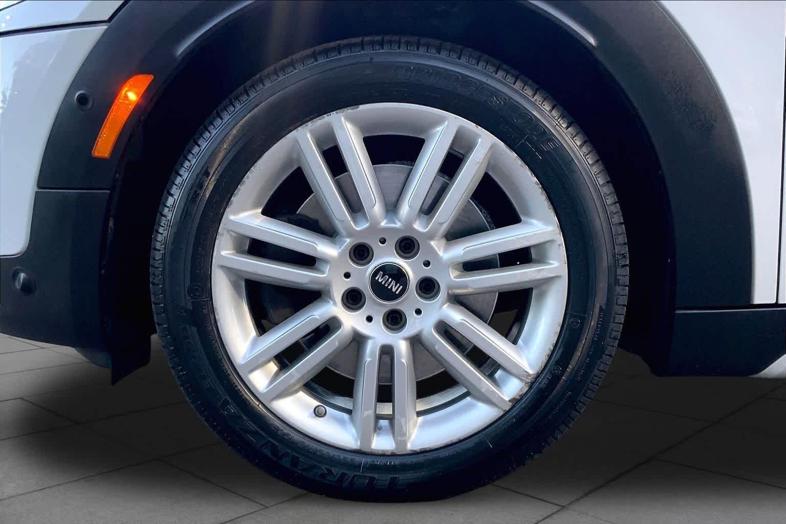 Used 2017 Light White MINI Cooper S image 10