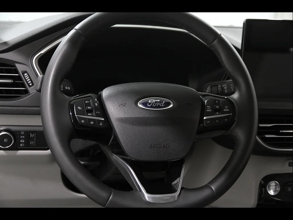 Used 2023 Iconic Silver Ford Platinum image 7