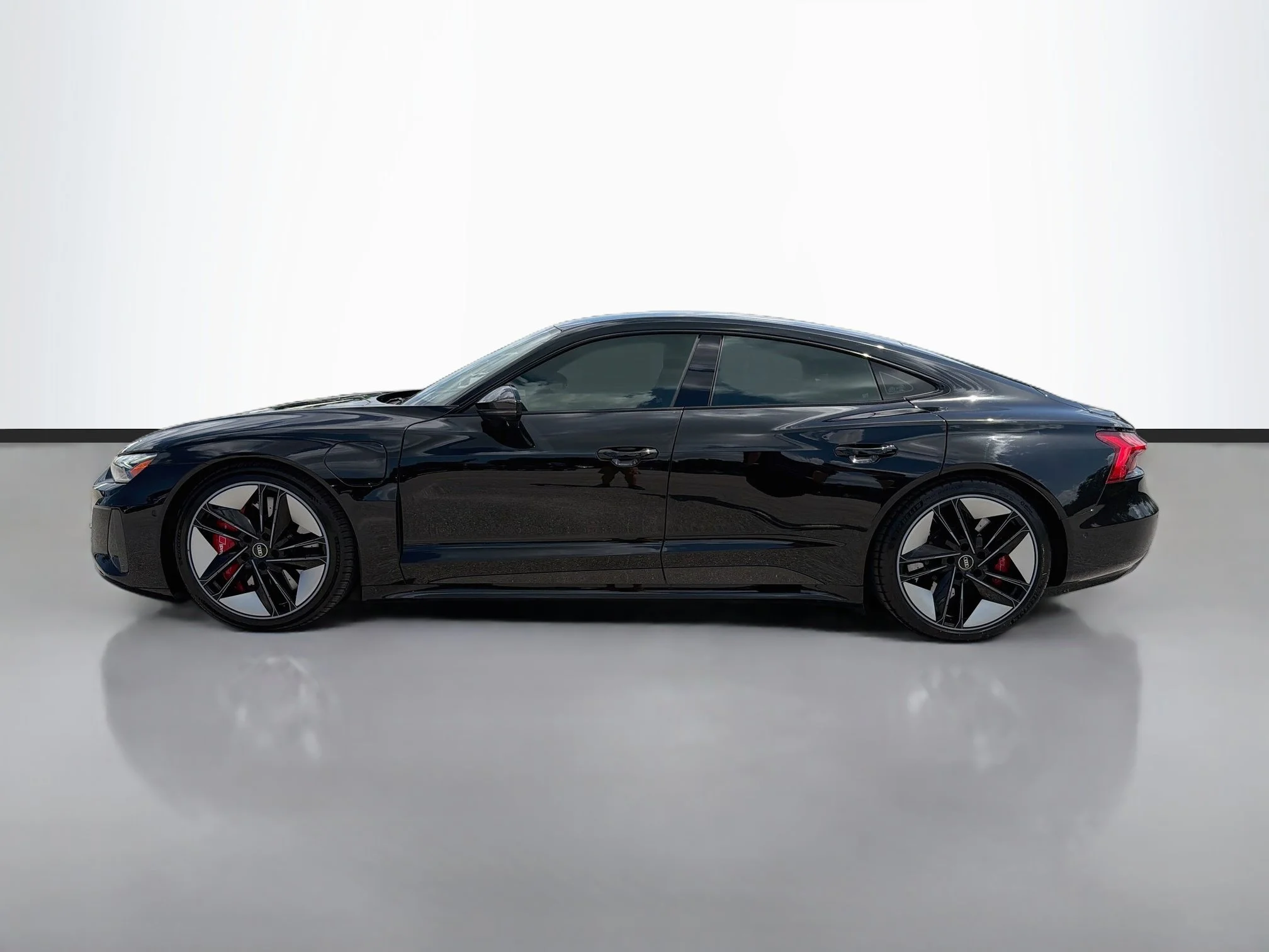 Used 2022 Audi RS e-tron GT Base with VIN WAUAHBFW2N7902181 for sale in Sarasota, FL
