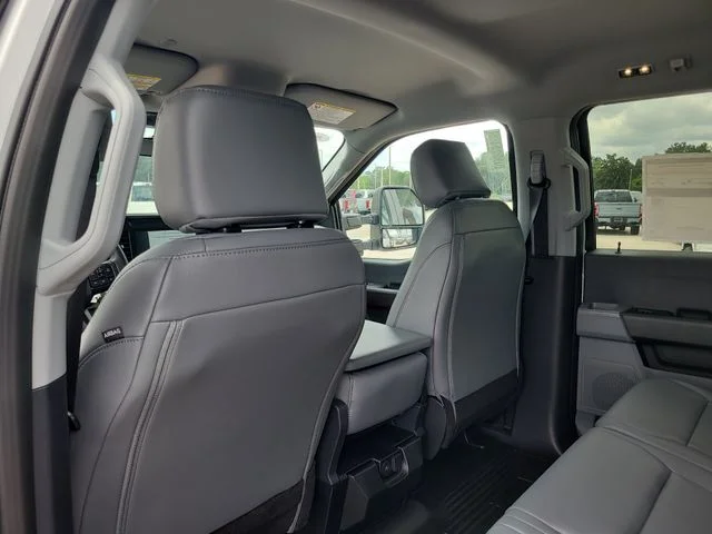 New 2026 Oxford White Ford XL image 14