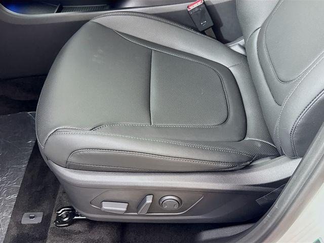 New 2026 White Hyundai SEL Convenience image 30