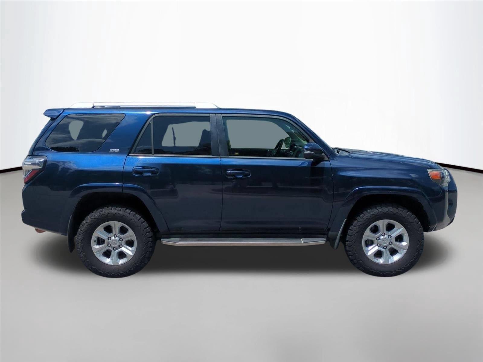 Used 2018 Nautical Blue Metallic Toyota SR5 Premium image 6