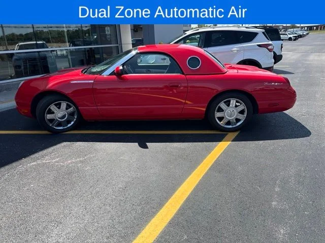 Used 2005 Torch Red Ford Base image 3