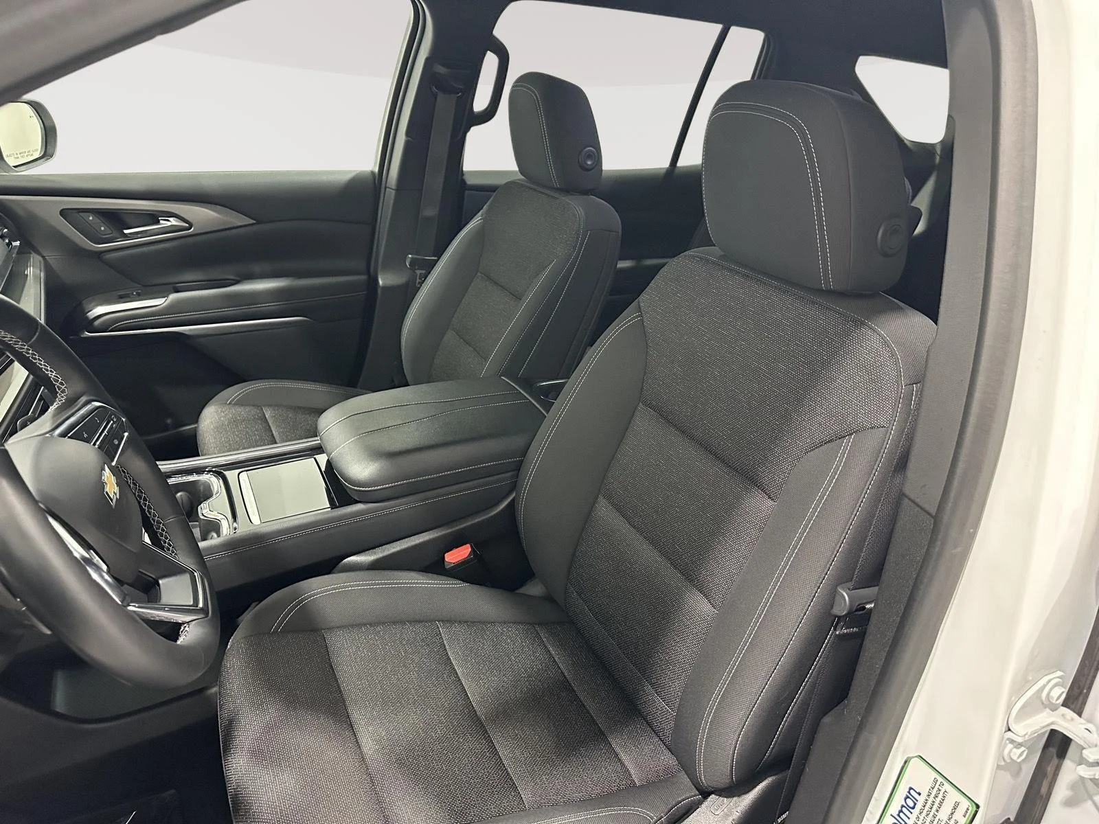 Used 2024 Summit White Chevrolet LT image 17