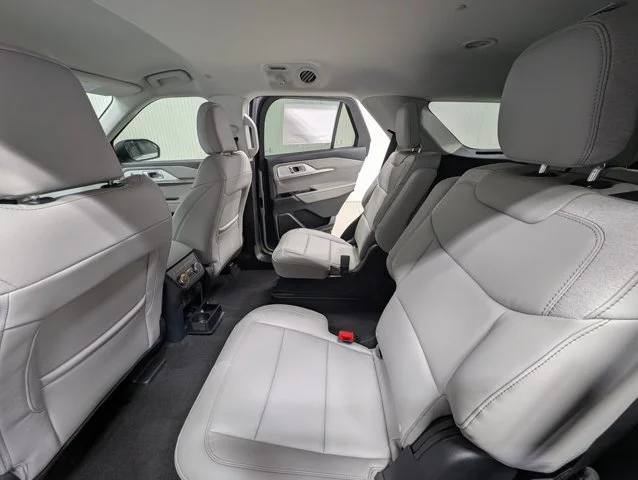 New 2026 Space White Metallic Ford Active image 41
