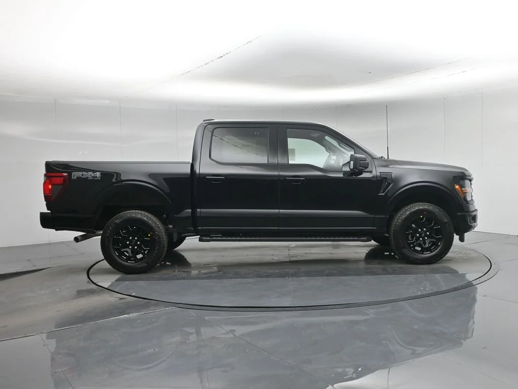 New 2026 Agate Black Metallic Ford XLT image 31