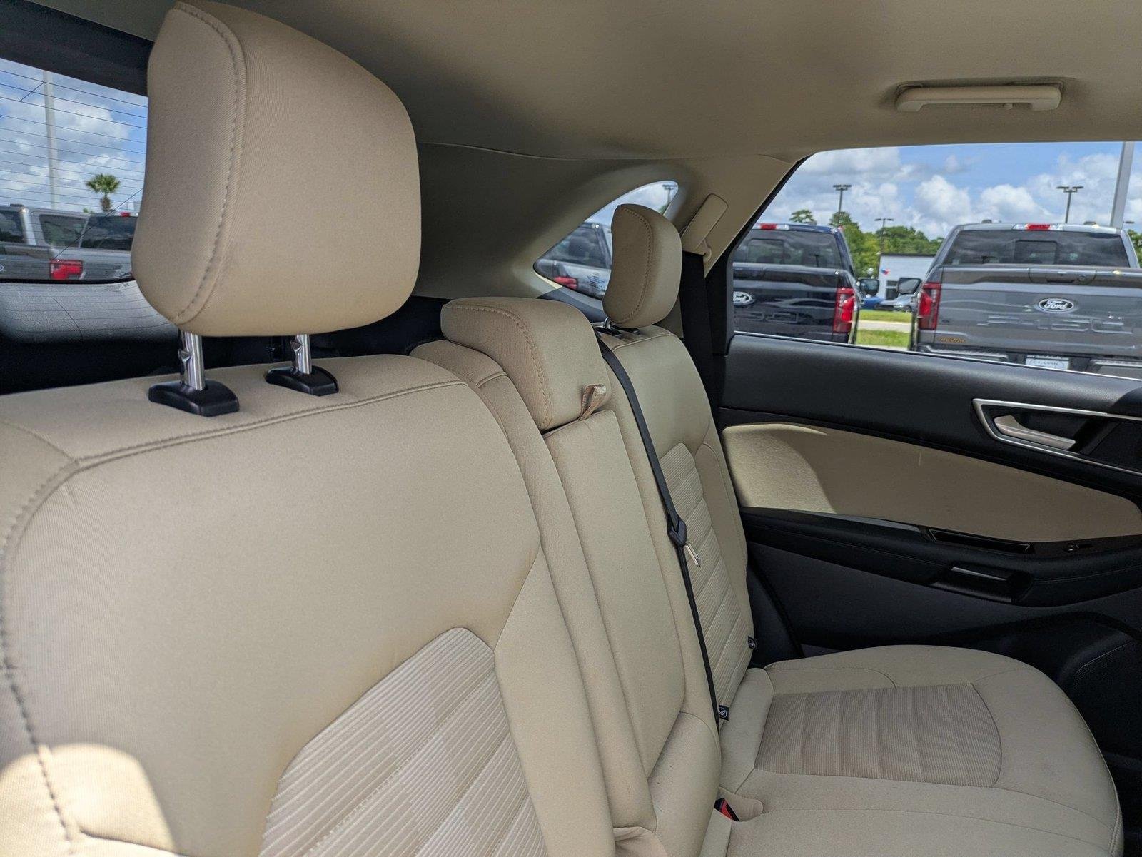 Used 2019  Ford SEL image 30