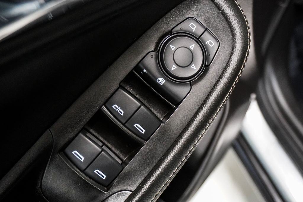 Used 2023 Gray Buick Preferred image 19