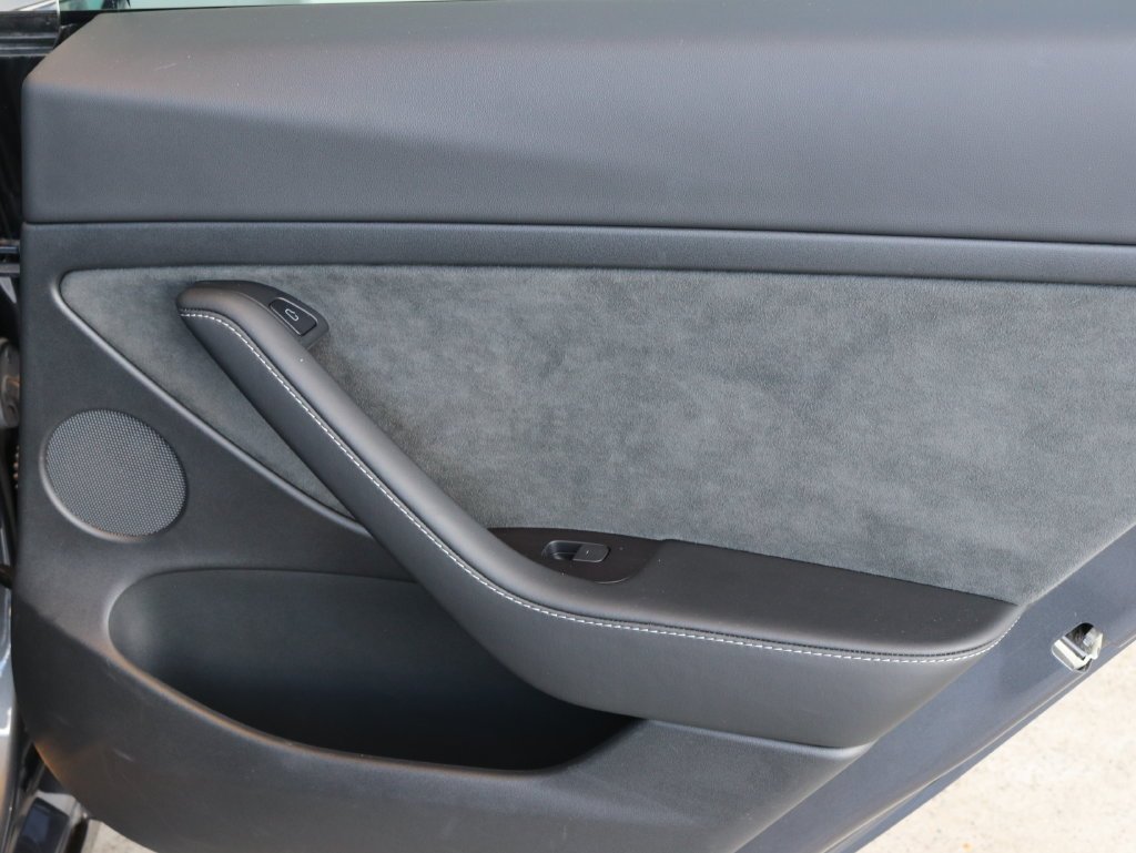 Used 2022 Silver Tesla Long Range image 33