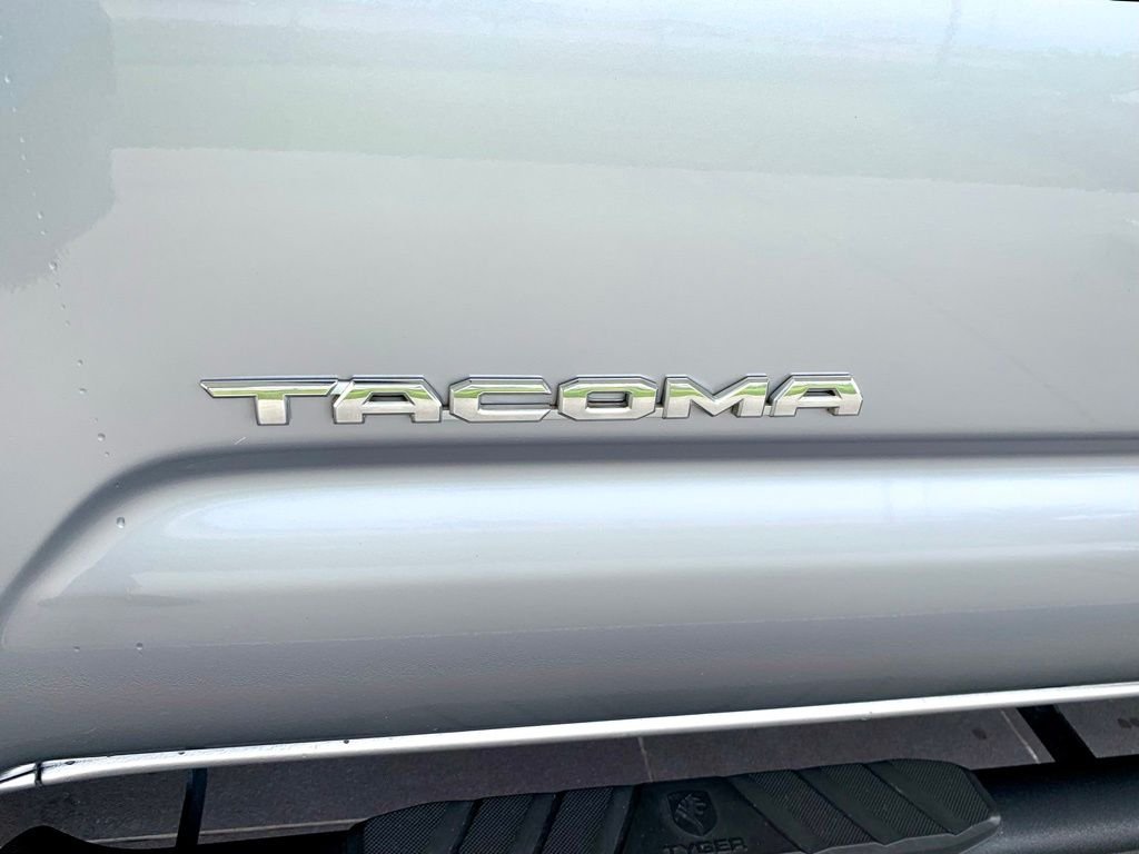 Used 2021 Silver Toyota SR5 image 10