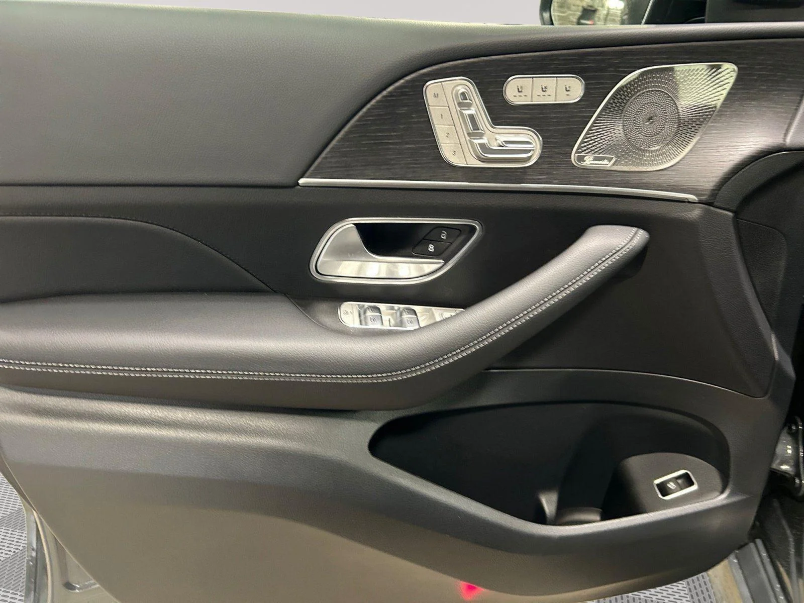 New 2026 MANUFAKTUR Silicon Grey Mercedes-Benz GLE 350 image 12