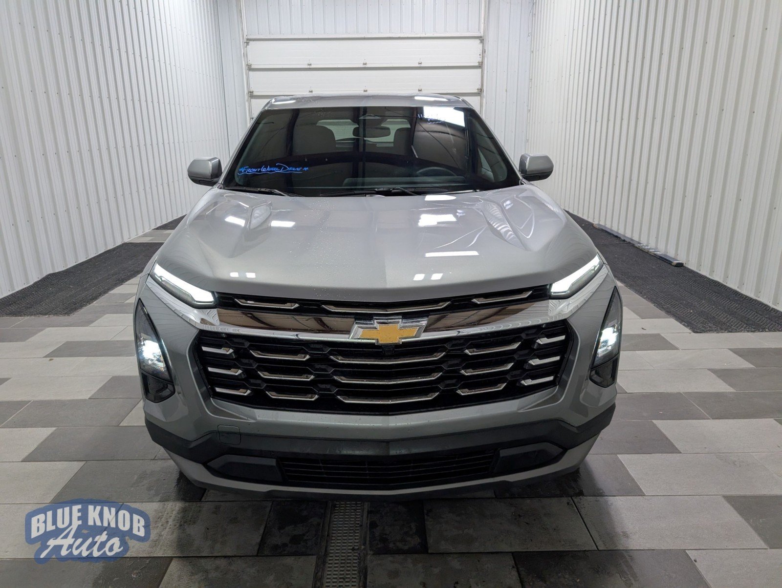 2025 Chevrolet Equinox LT photo 4