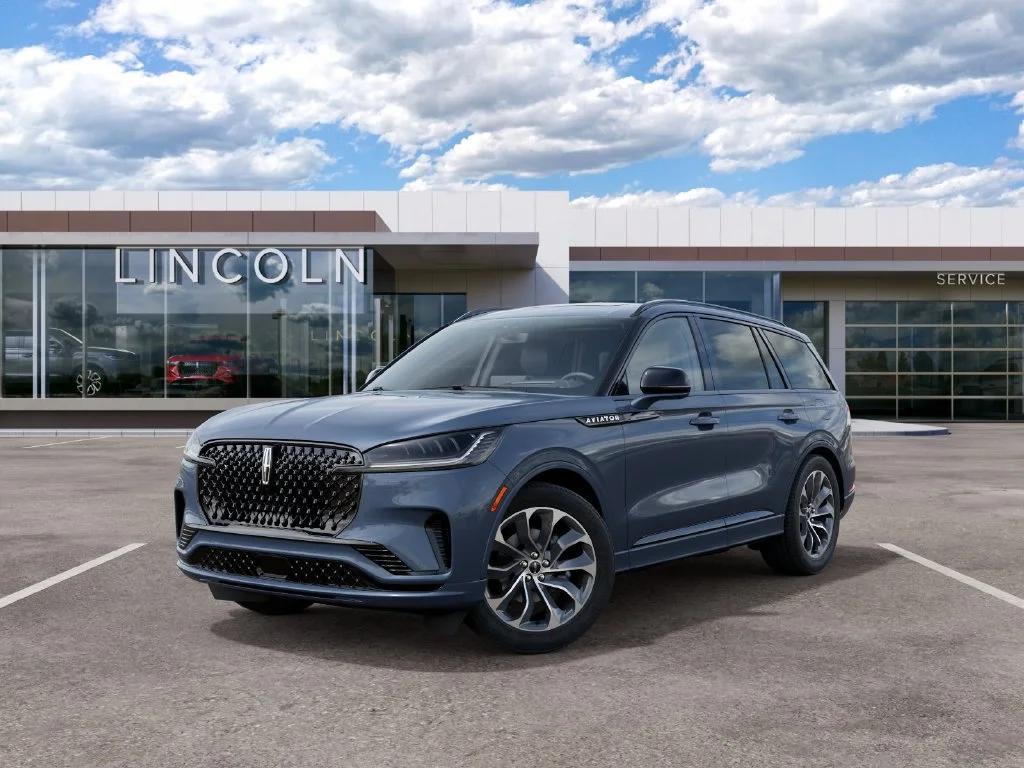 New 2027 Blue Lincoln Premiere image 2