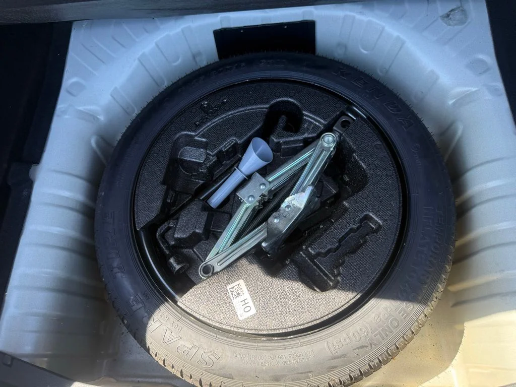 Used 2022 White Honda EX-L image 37