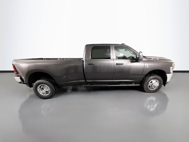 New 2026 Granite Crystal Metallic Clear-Coat Exterior Paint RAM Tradesman image 8