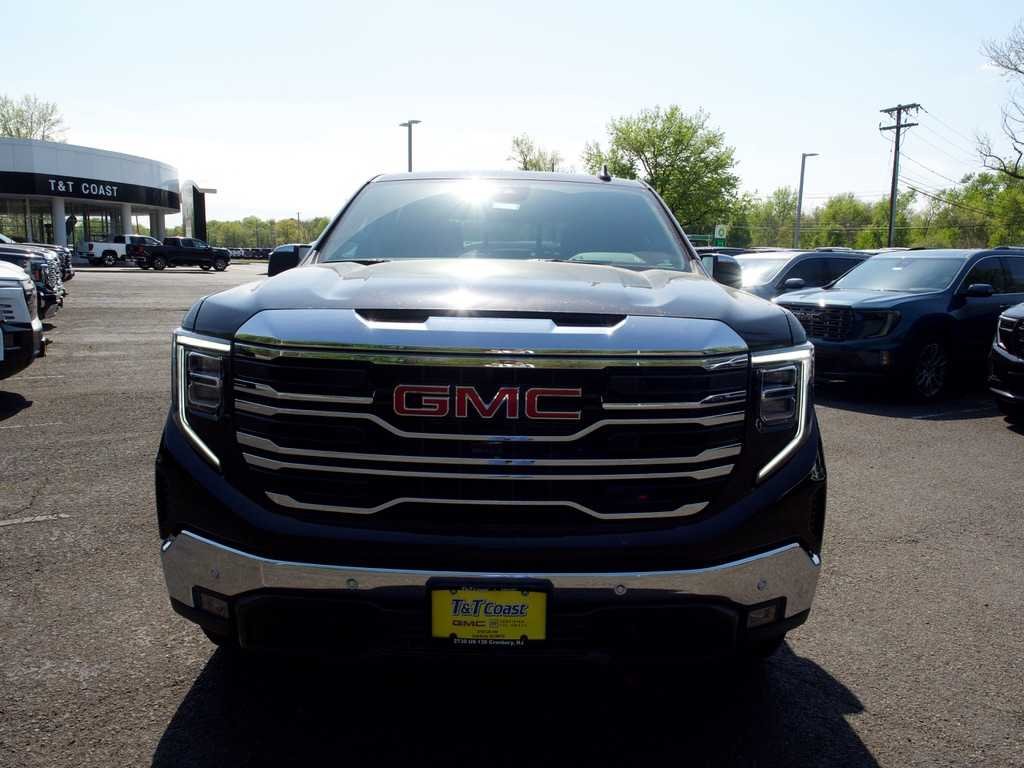 New 2026 Onyx Black GMC SLT image 2