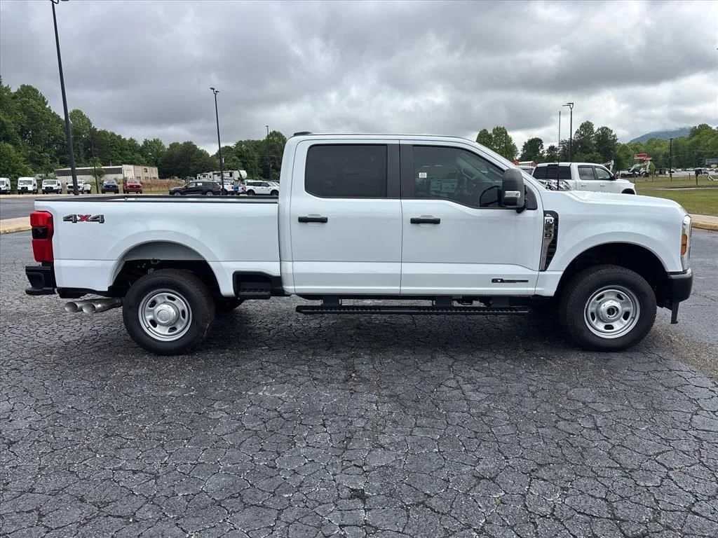 2026 Ford F-350 Super Duty XL - Photo 9