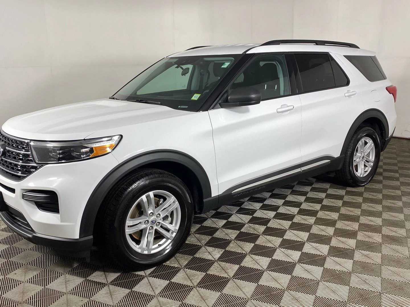 Used 2021 Oxford White Ford XLT image 13