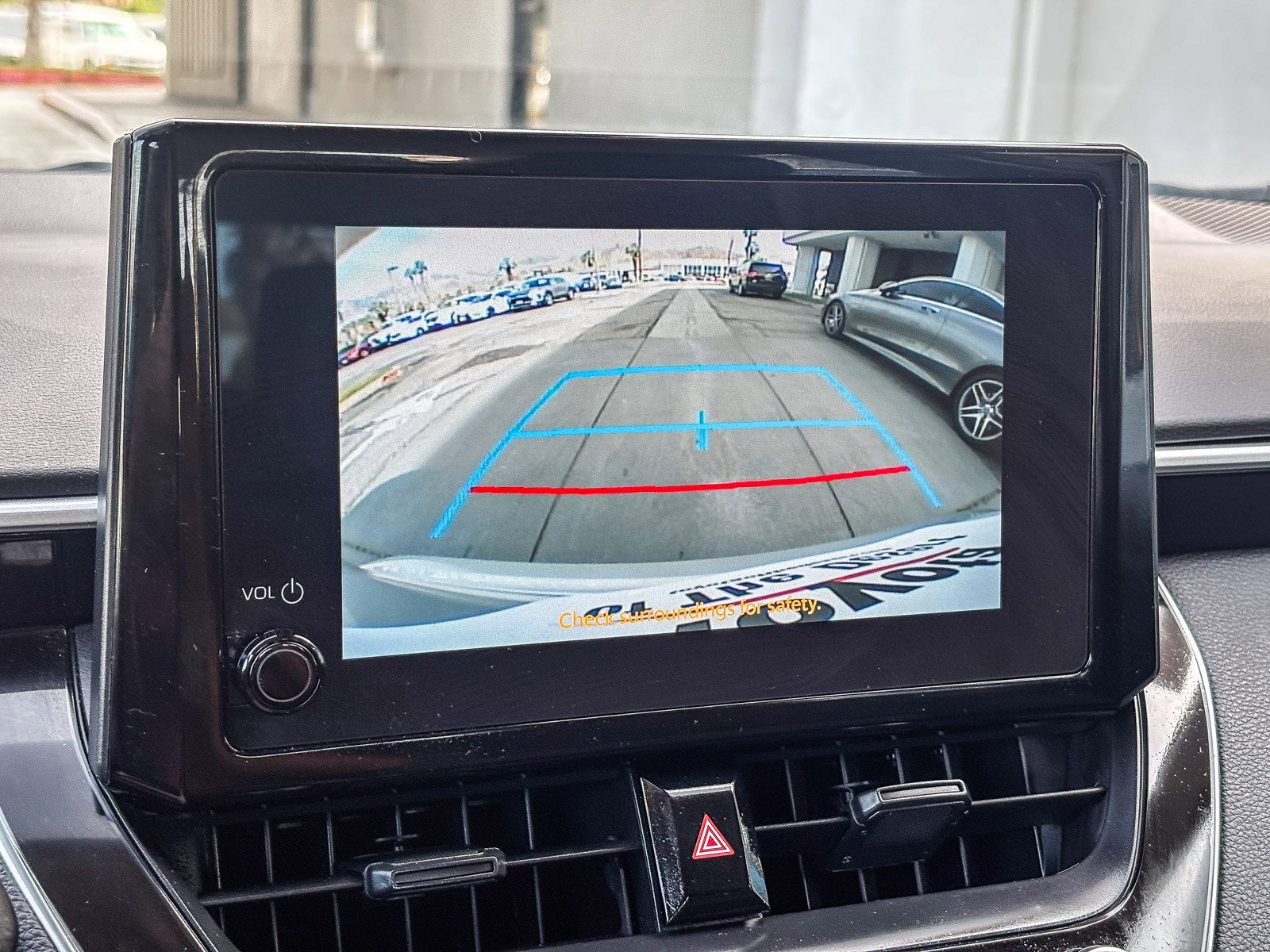 2025 Toyota Corolla LE - Photo 25