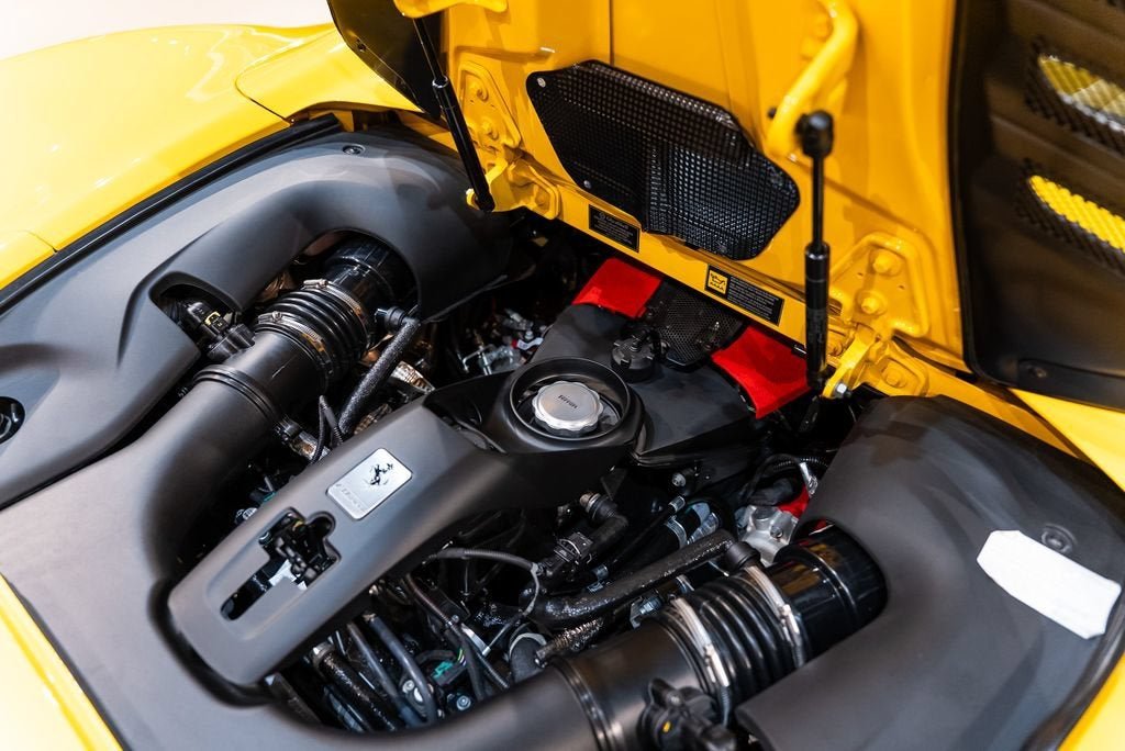 Used 2021 Giallo Modena Ferrari Base image 15