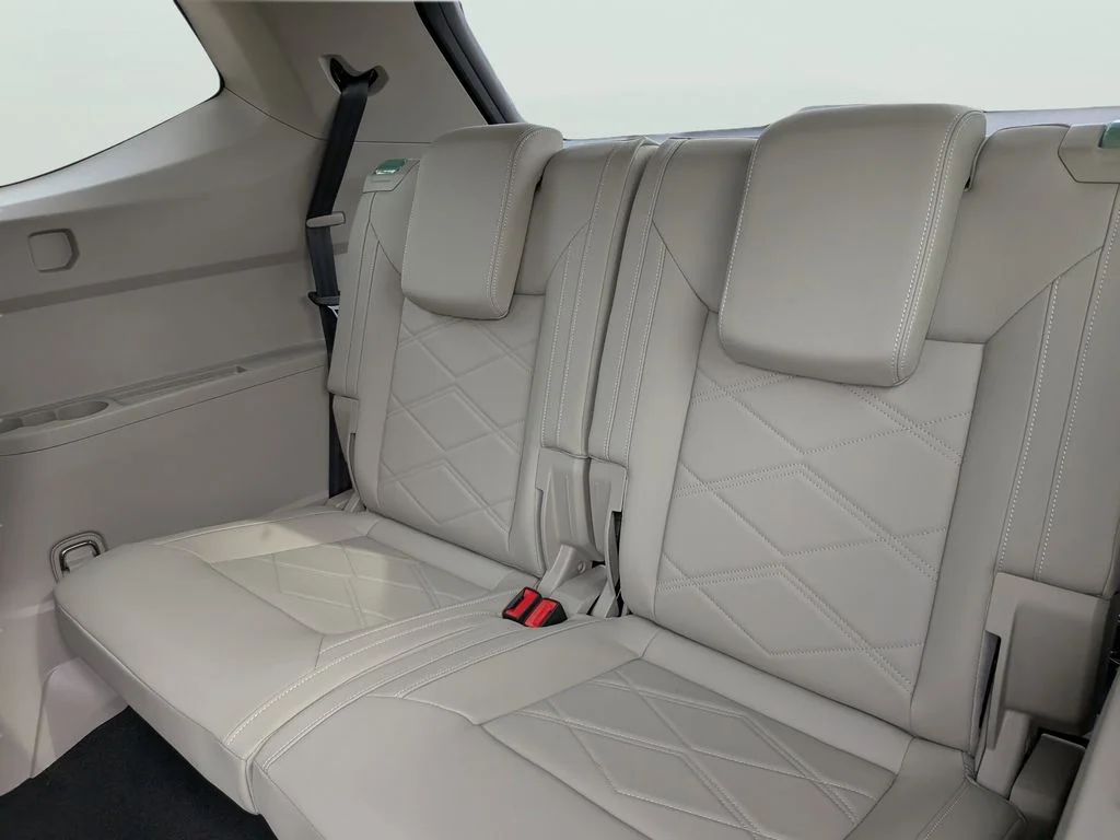 New 2026 White/off-white Volkswagen 2.0T SE w/Technology image 15