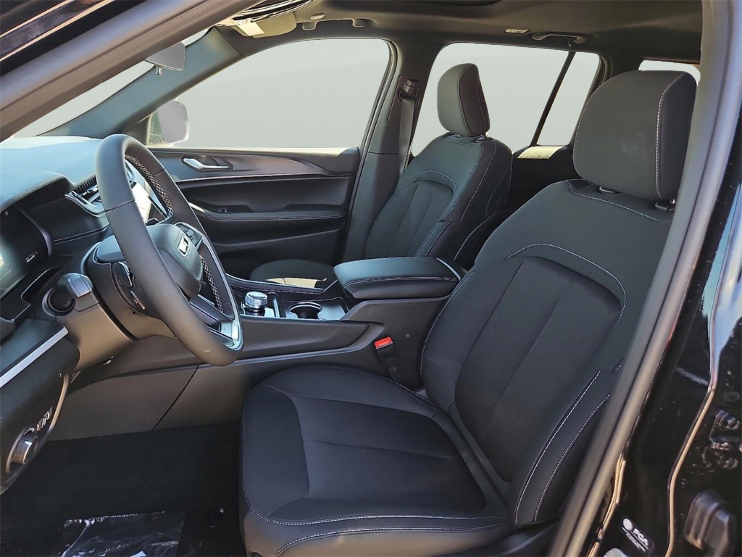 2025 Jeep Grand Cherokee Laredo - Photo 17