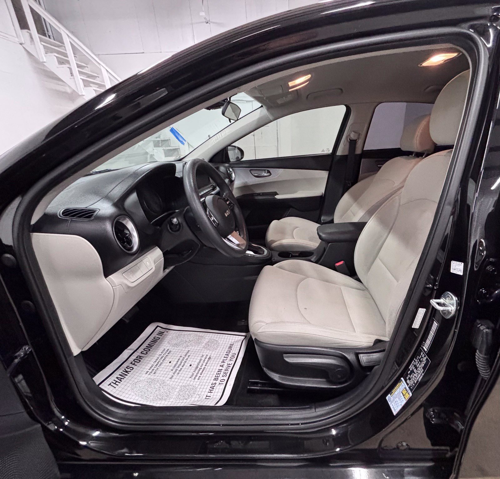 Used 2022 Black Kia LXS image 22