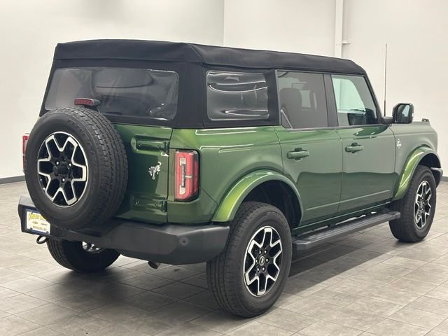2023 Ford Bronco 4-Door Outer Banks - Photo 2
