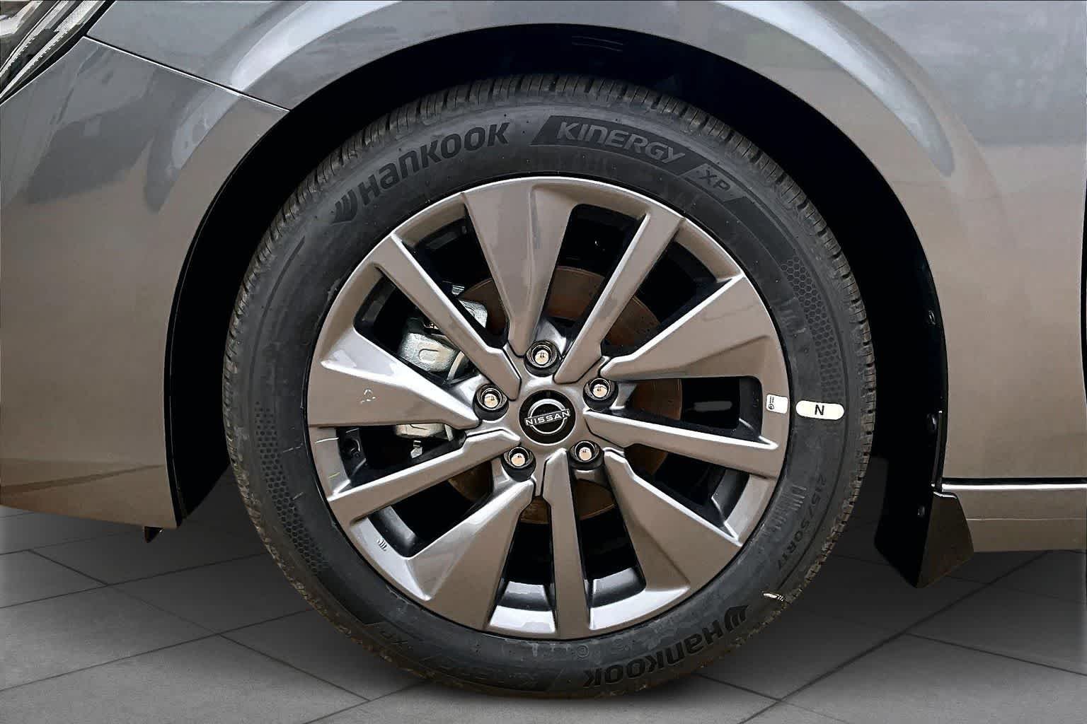 2026 Nissan Sentra SL - Photo 9