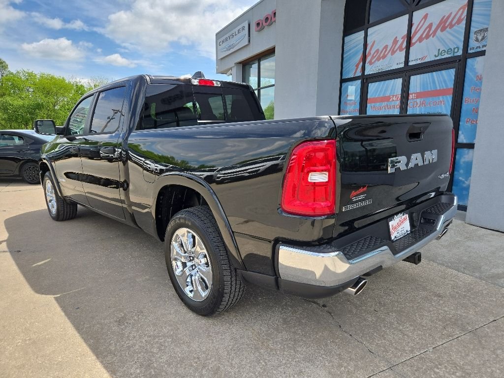 New 2026 Diamond Black Crystal Pearl-Coat Exterior Paint RAM Big Horn/Lone Star image 7