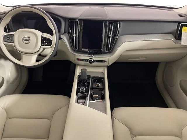 Certified Used 2025 Onyx Black Metallic Volvo Plus image 19