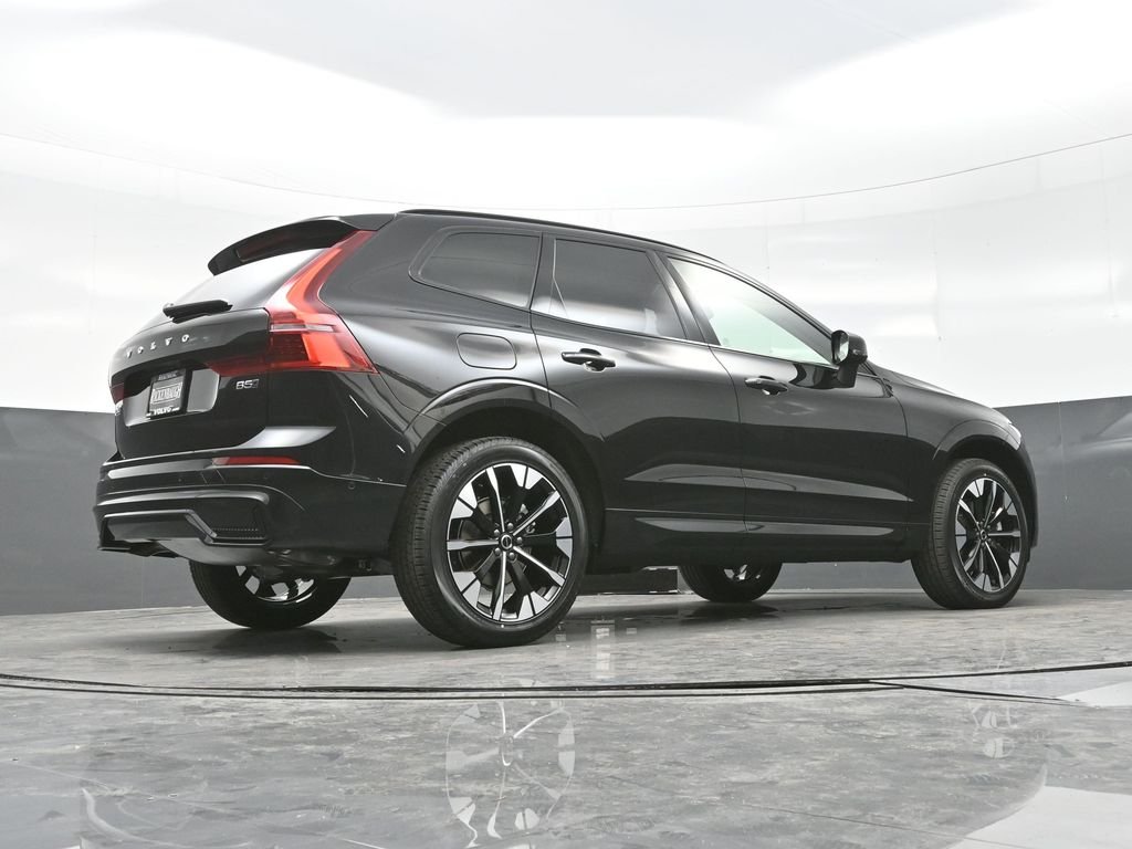 2026 Volvo XC60 Plus - Photo 14
