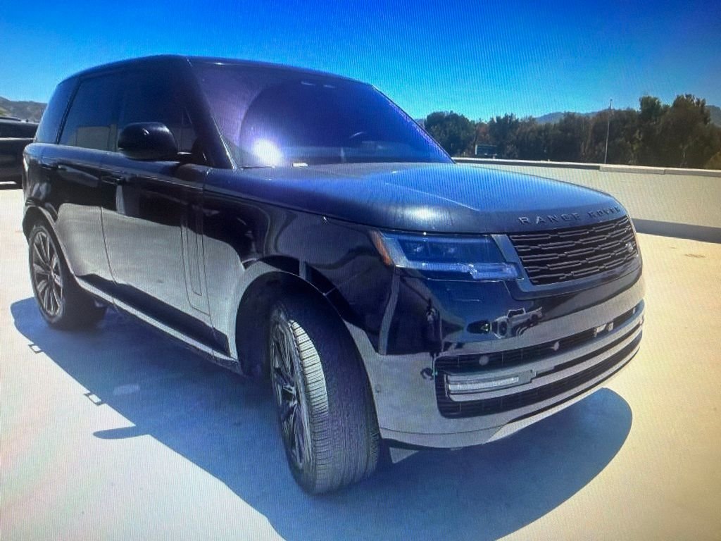 Used 2023 Santorini Black Metallic Land Rover SE image 4