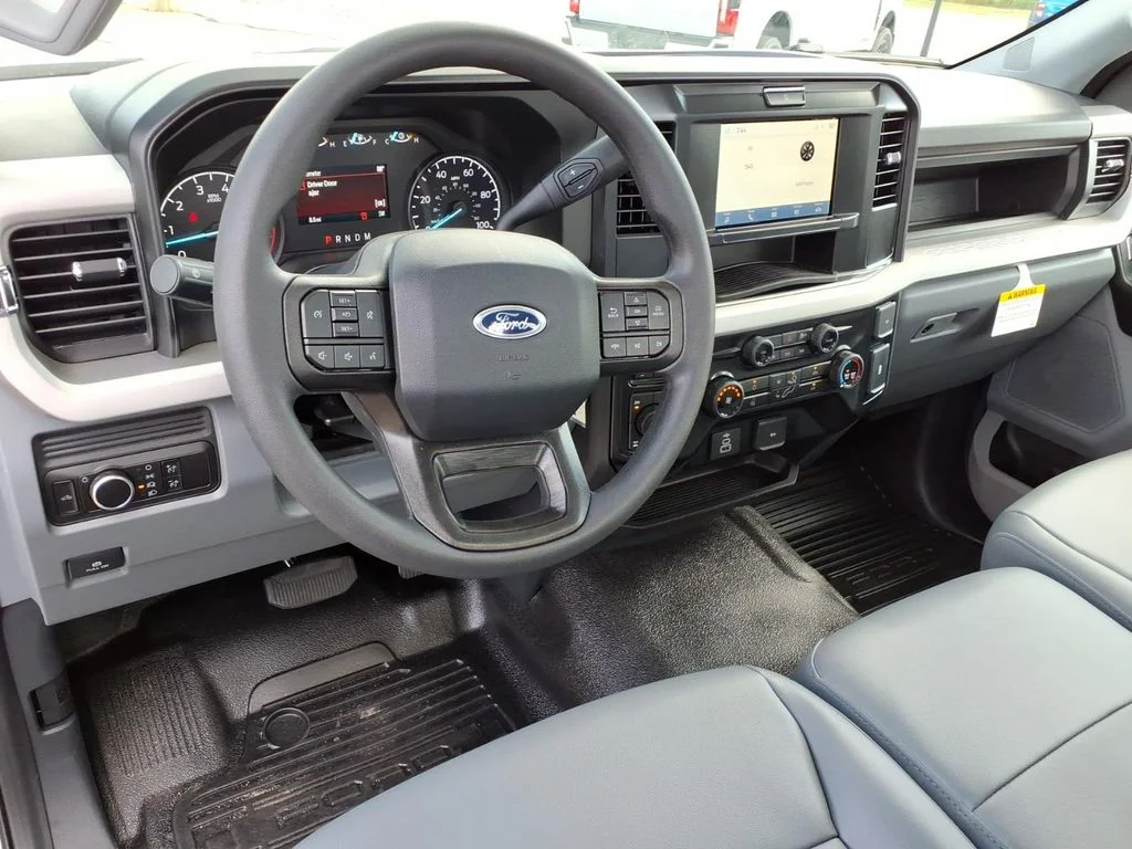 New 2026 Oxford White Ford XL image 13