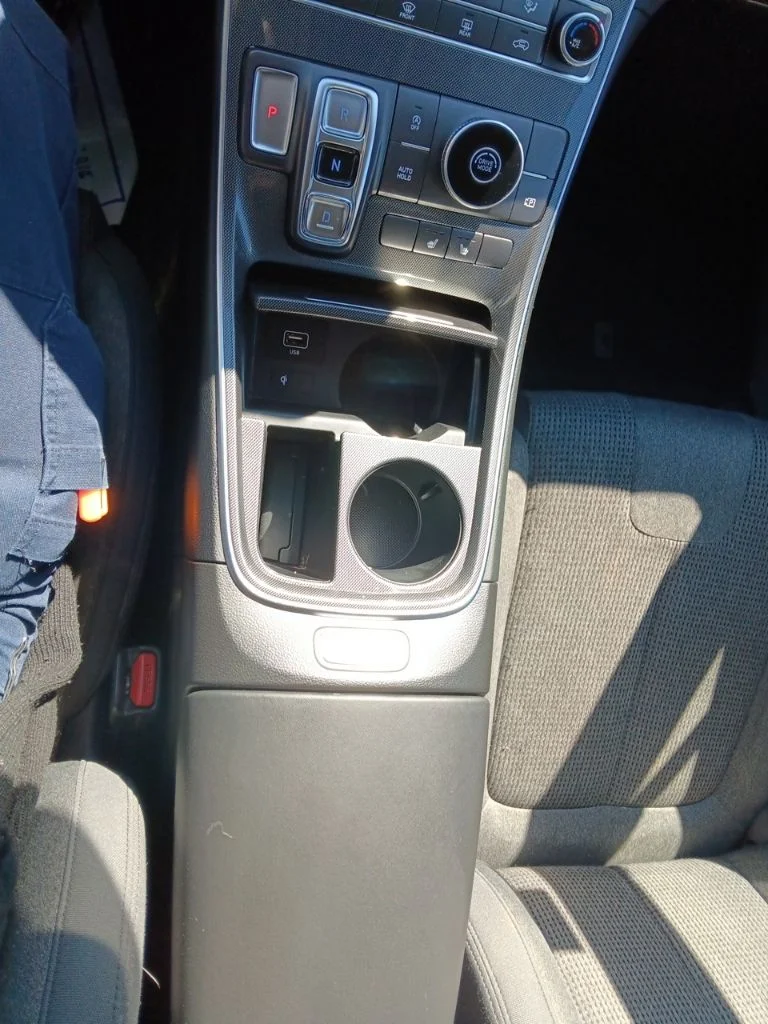 Used 2022 Shimmering Silver Hyundai SEL image 21