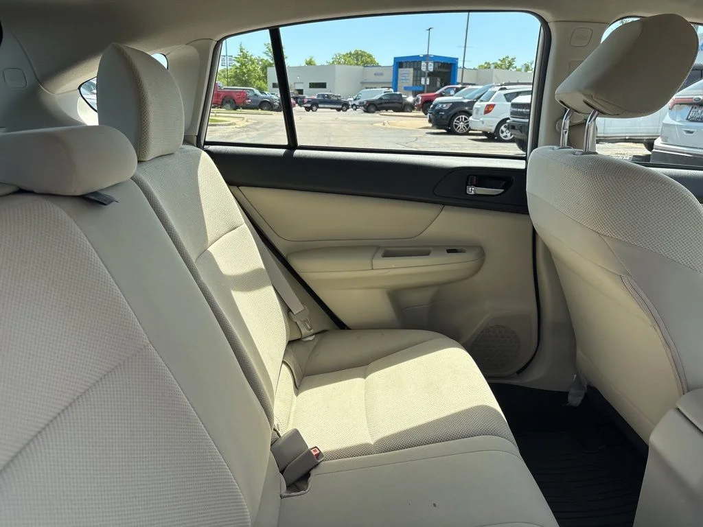 Used 2014 Satin White Pearl Subaru 2.0i Premium image 29