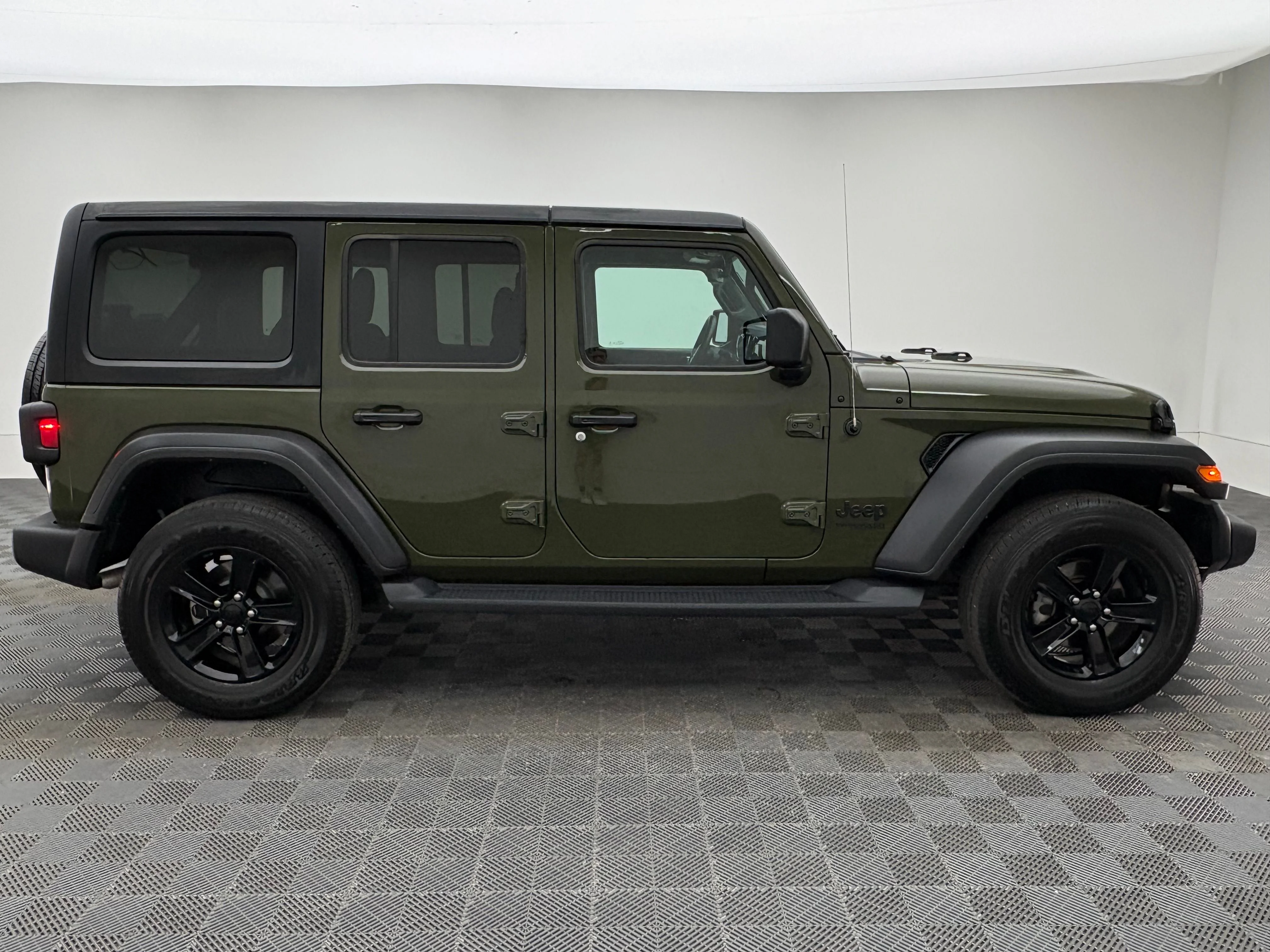 Used 2022 Sarge Green Clearcoat Jeep Unlimited Sport Altitude image 6