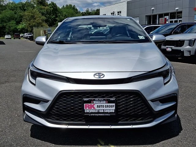 Used 2023 Silver Toyota SE image 3