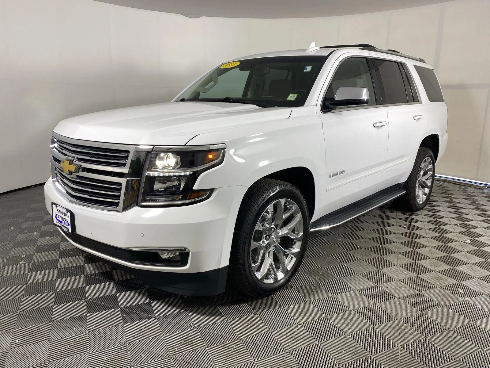 Used 2018 Summit White Chevrolet Premier image 3