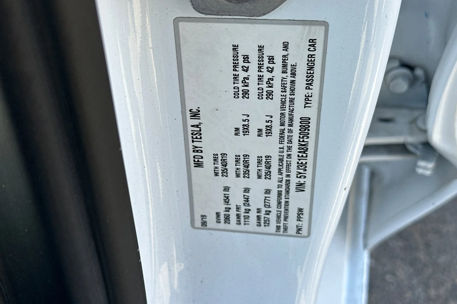 Used 2019 White Tesla Standard Range Plus image 28