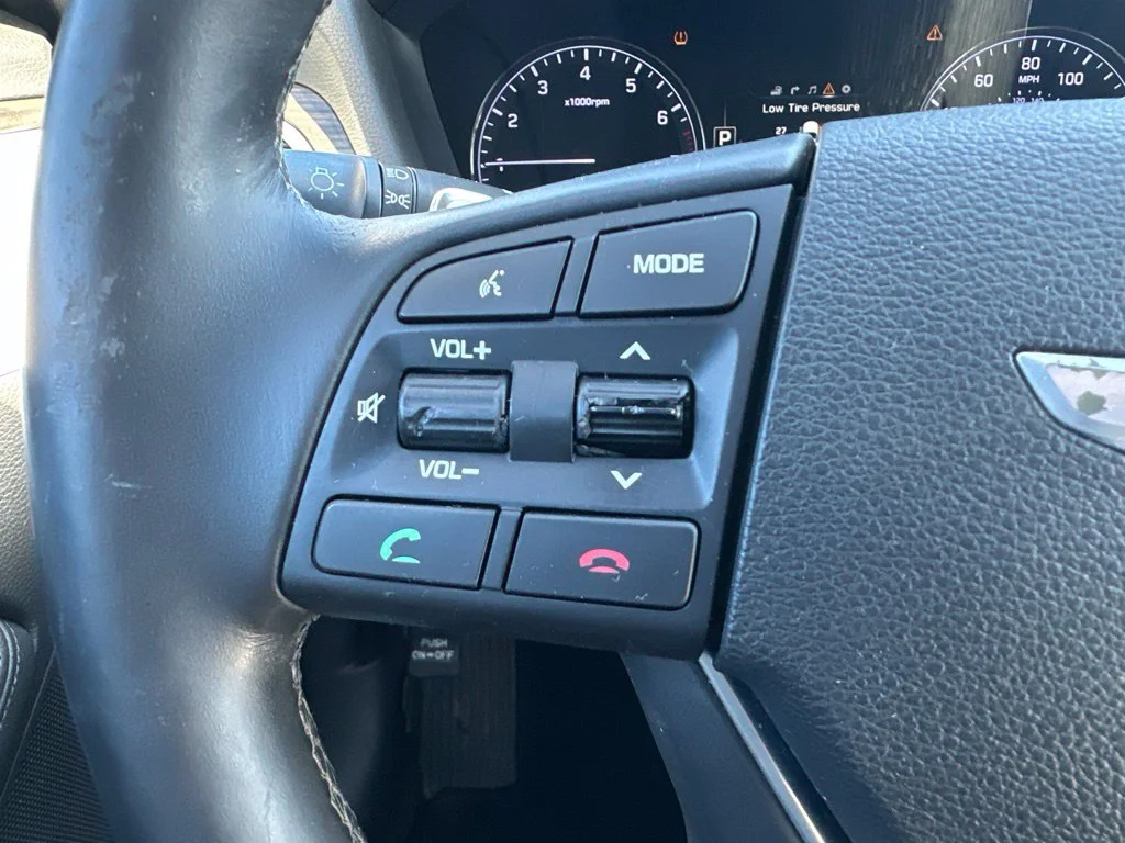 Used 2015 Black Hyundai 3.8 image 20
