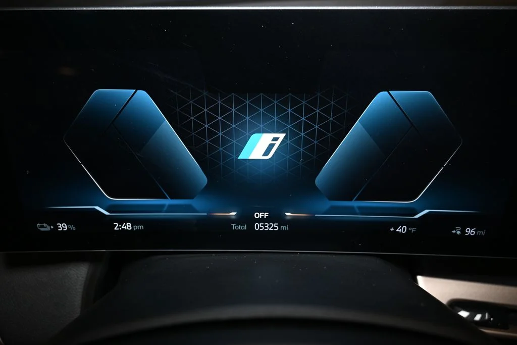 2026 BMW iX 45 - Photo 25