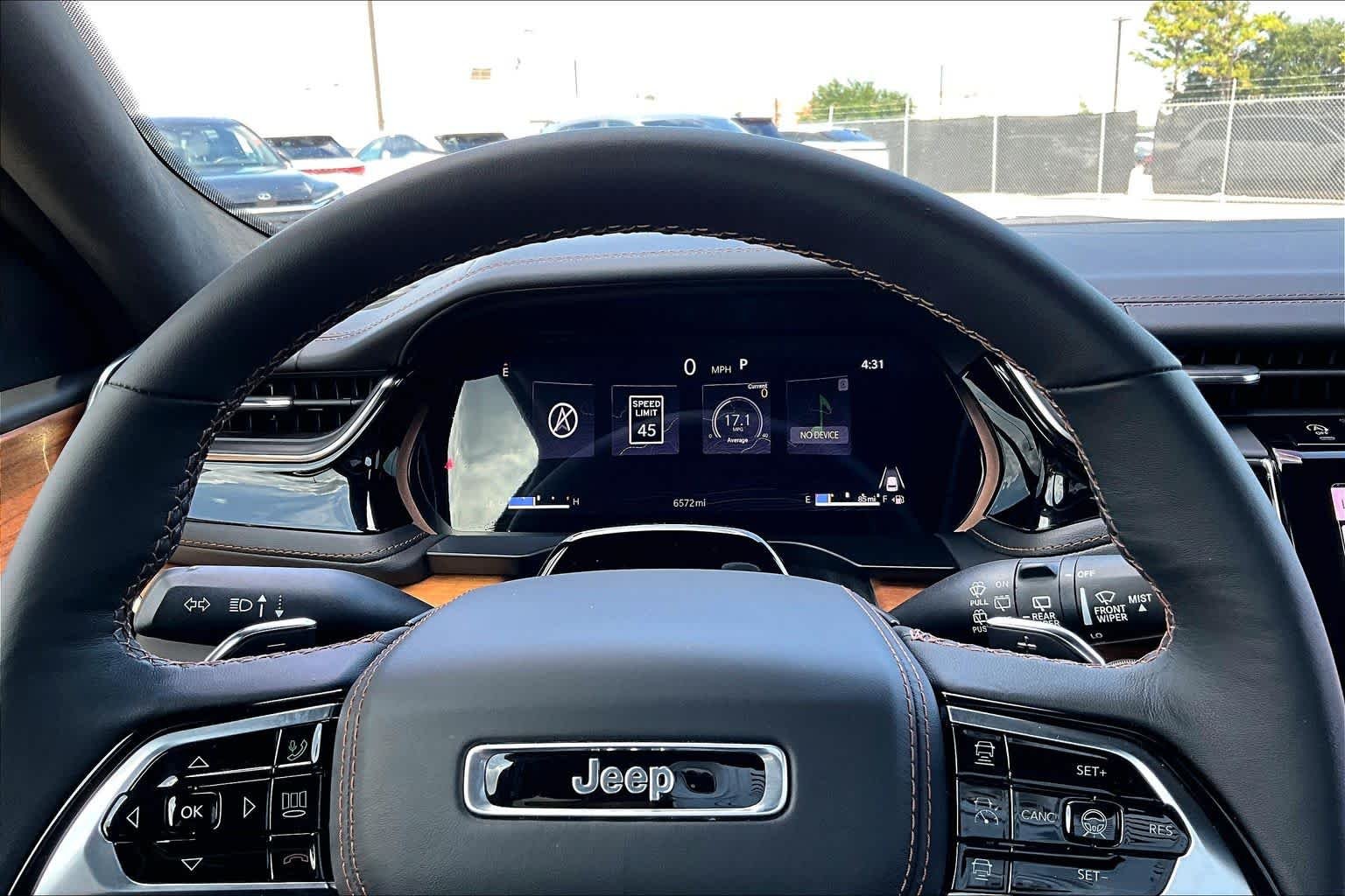 Used 2025 Silver Zynith Jeep Summit Reserve image 26