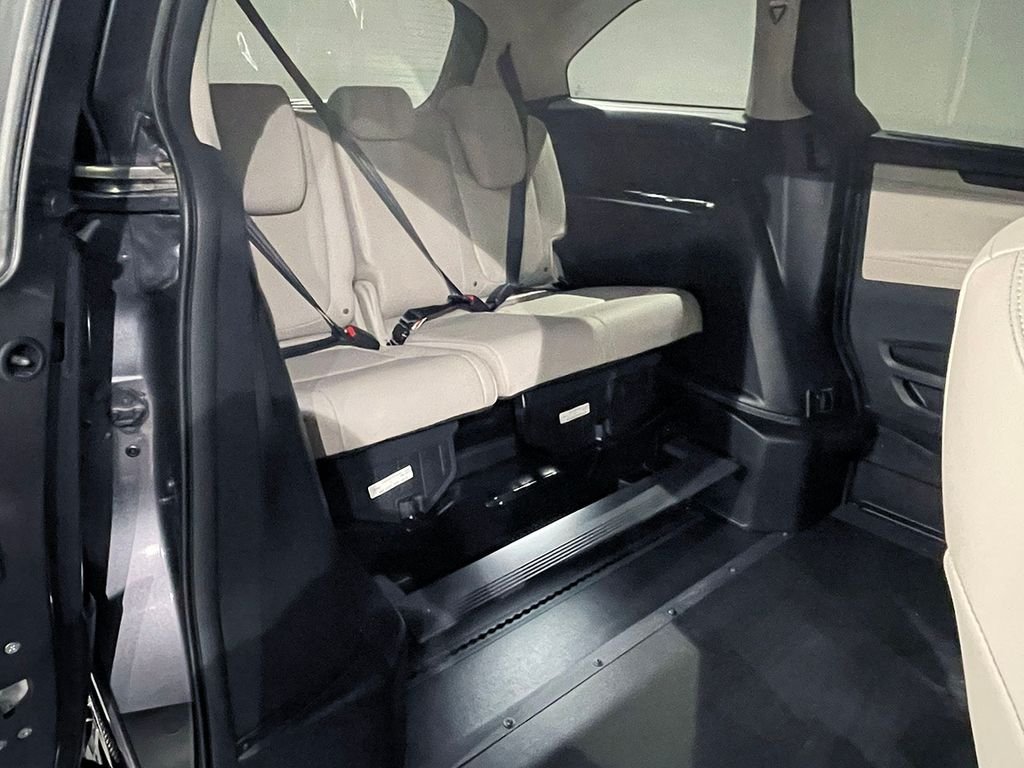 Used 2026 Gray Honda EX-L  - Wheelchair Accessible image 26