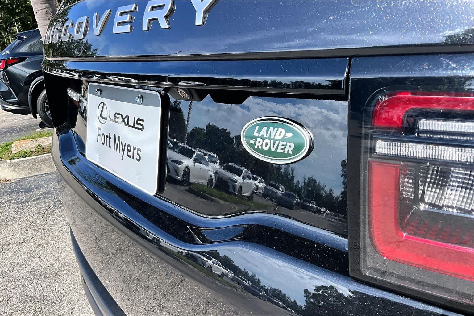 Used 2022  Land Rover S image 10