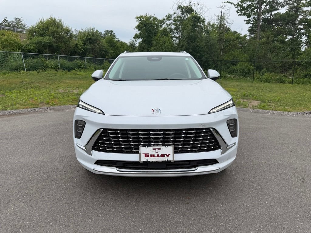 New 2026 Iridescent White Tricoat Buick Avenir image 2