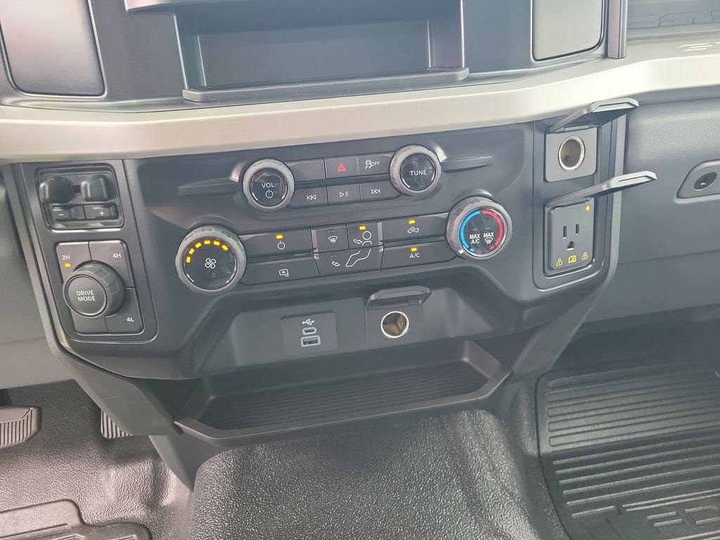 New 2026 Oxford White Ford F-550® XL image 19