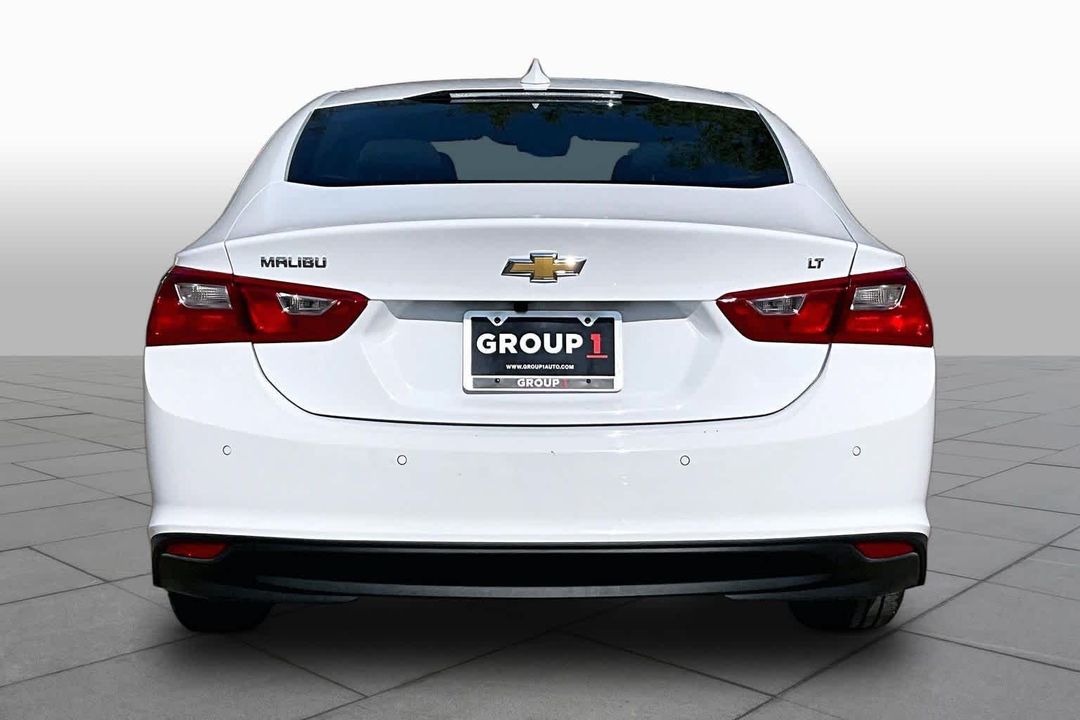 Used 2025 White Chevrolet LT image 4