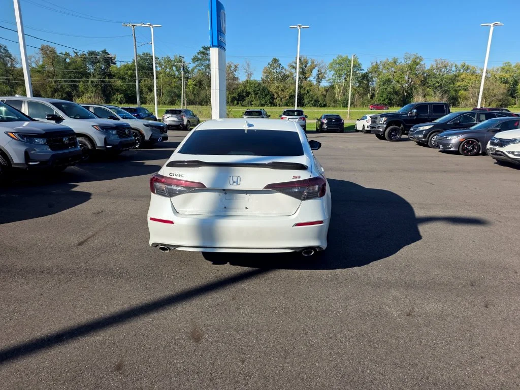 Certified Used 2026 Platinum White Pearl Honda  image 4