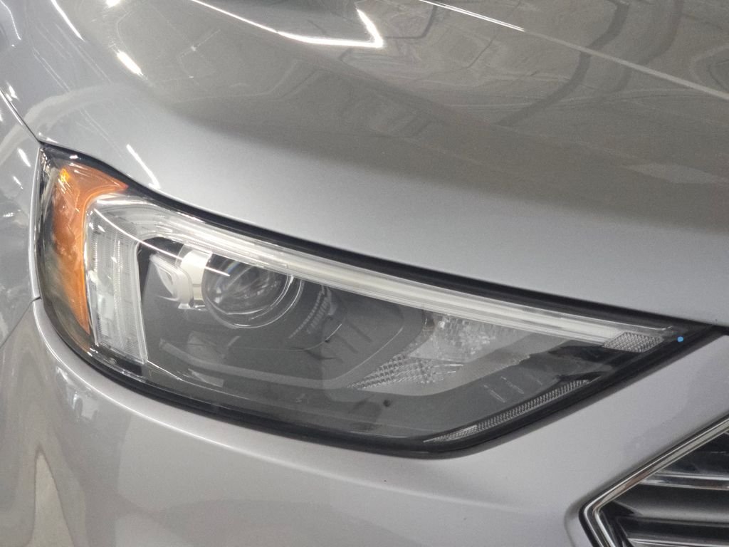 Used 2022 Silver Ford SEL image 14